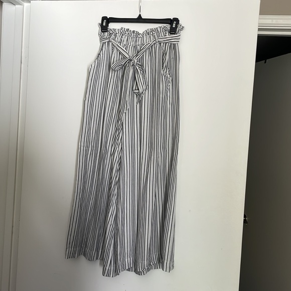 two piece set - Picture 3 of 5